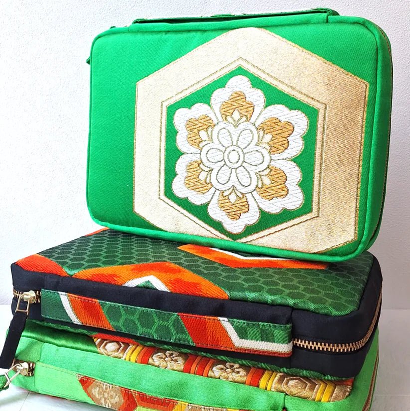 Kyoku Haku Zippered 20 _Pen Case Gokko Hanabishi Pattern